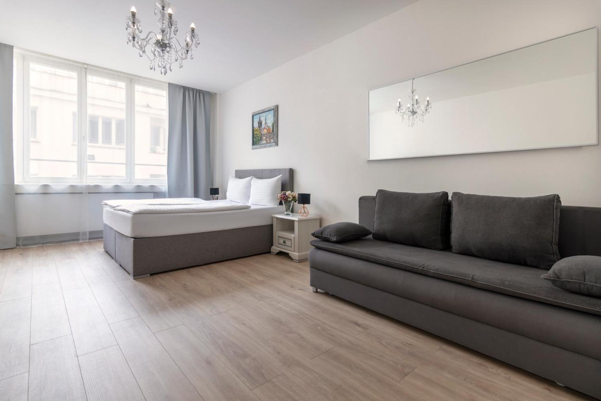 Prague Serenity Suites And Apartments Bagian luar foto