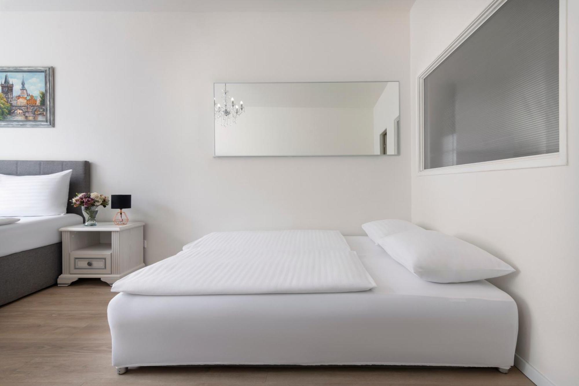 Prague Serenity Suites And Apartments Bagian luar foto